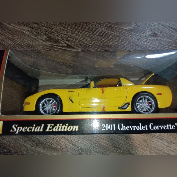 maisto Other - Maisto 2001 Chevrolet Corvette Z06 Special Edition 1:18 Diecast
